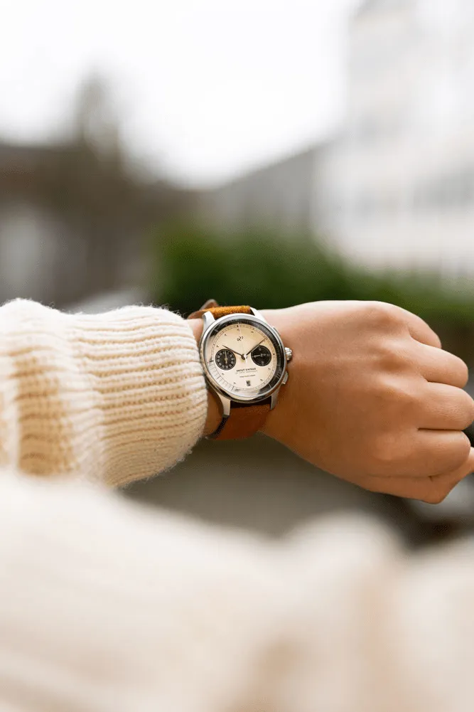 1934 Telechron. Steel / Off White & Black