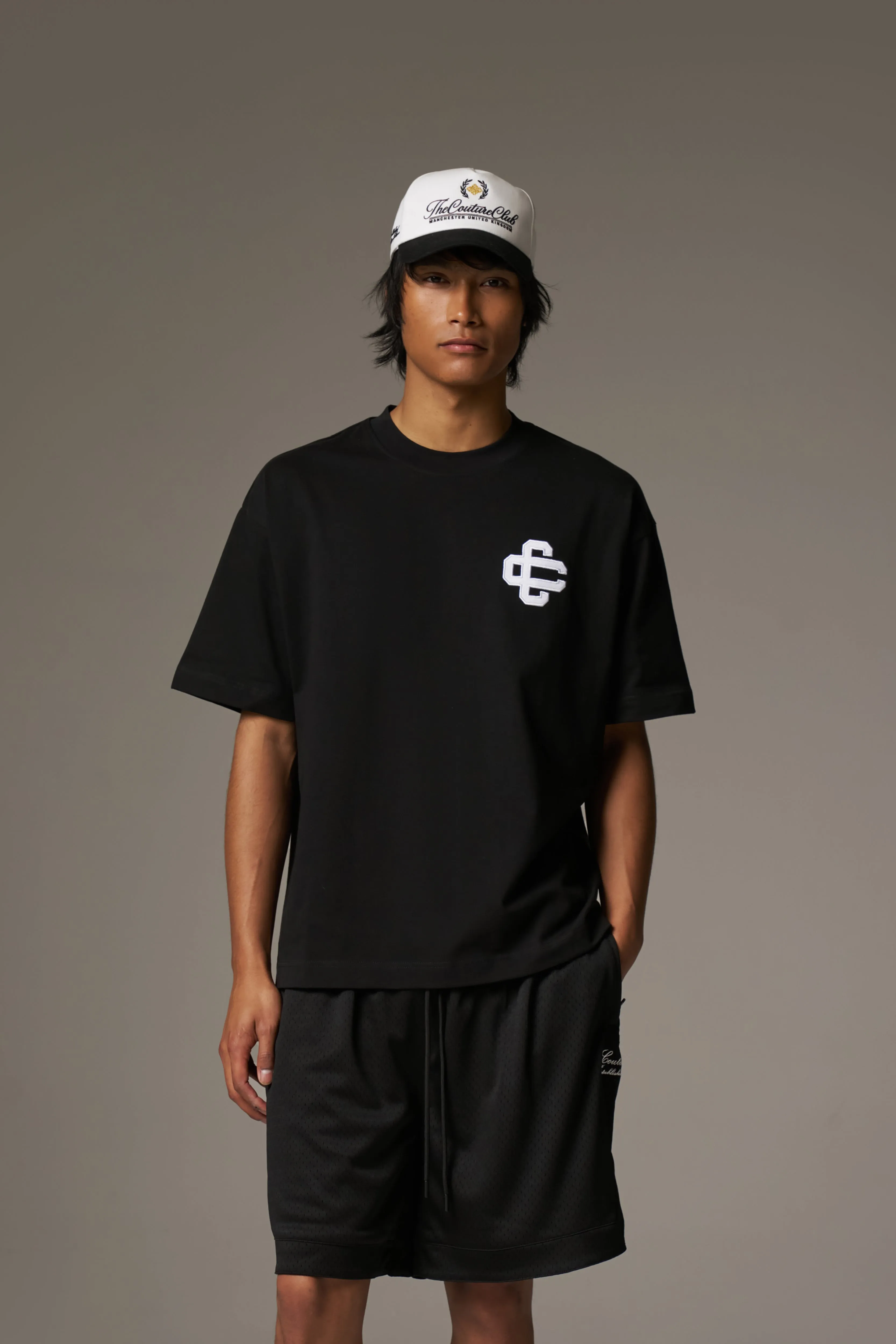 APPLIQUE EMBLEM T-SHIRT - BLACK