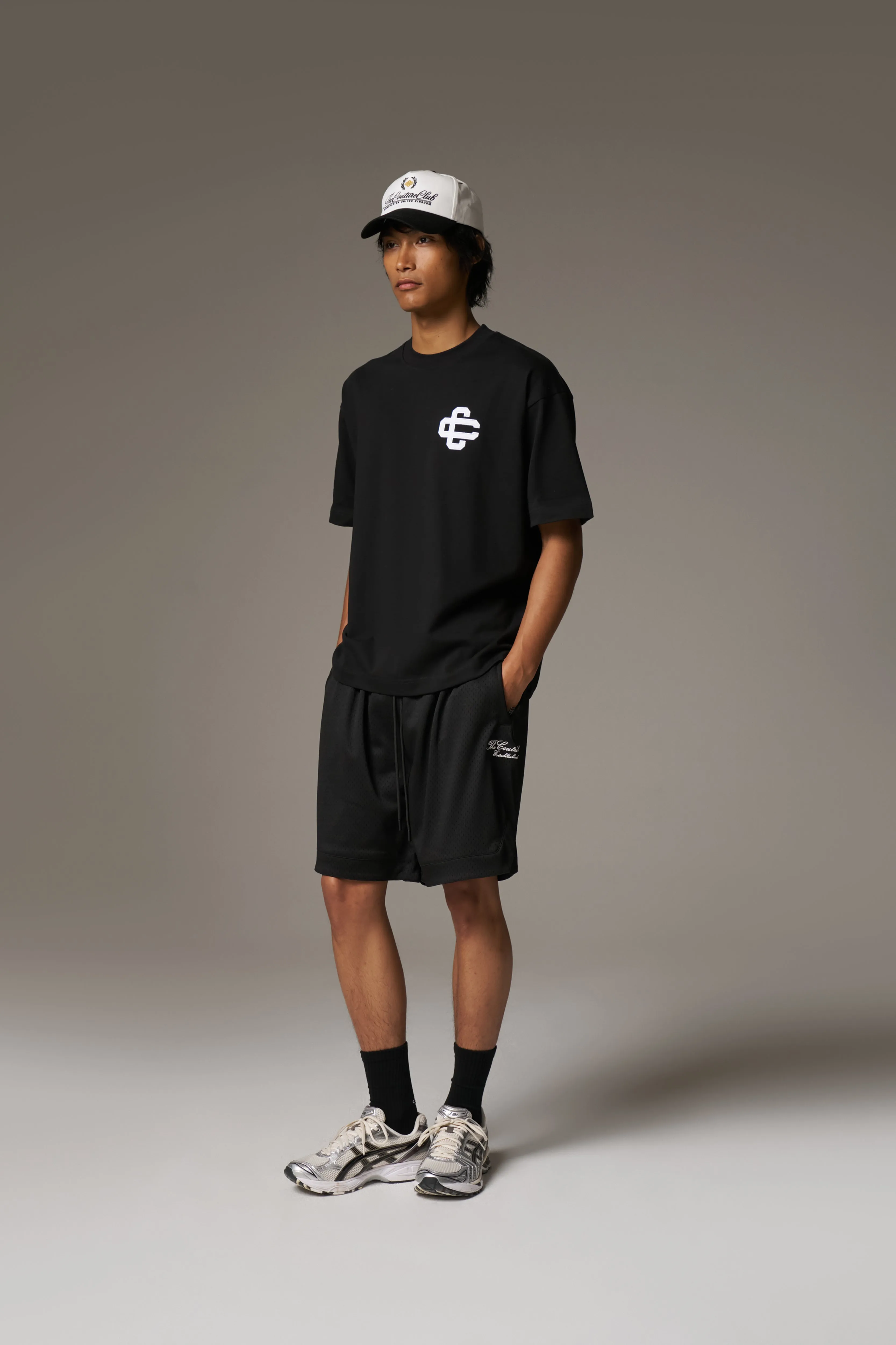 APPLIQUE EMBLEM T-SHIRT - BLACK