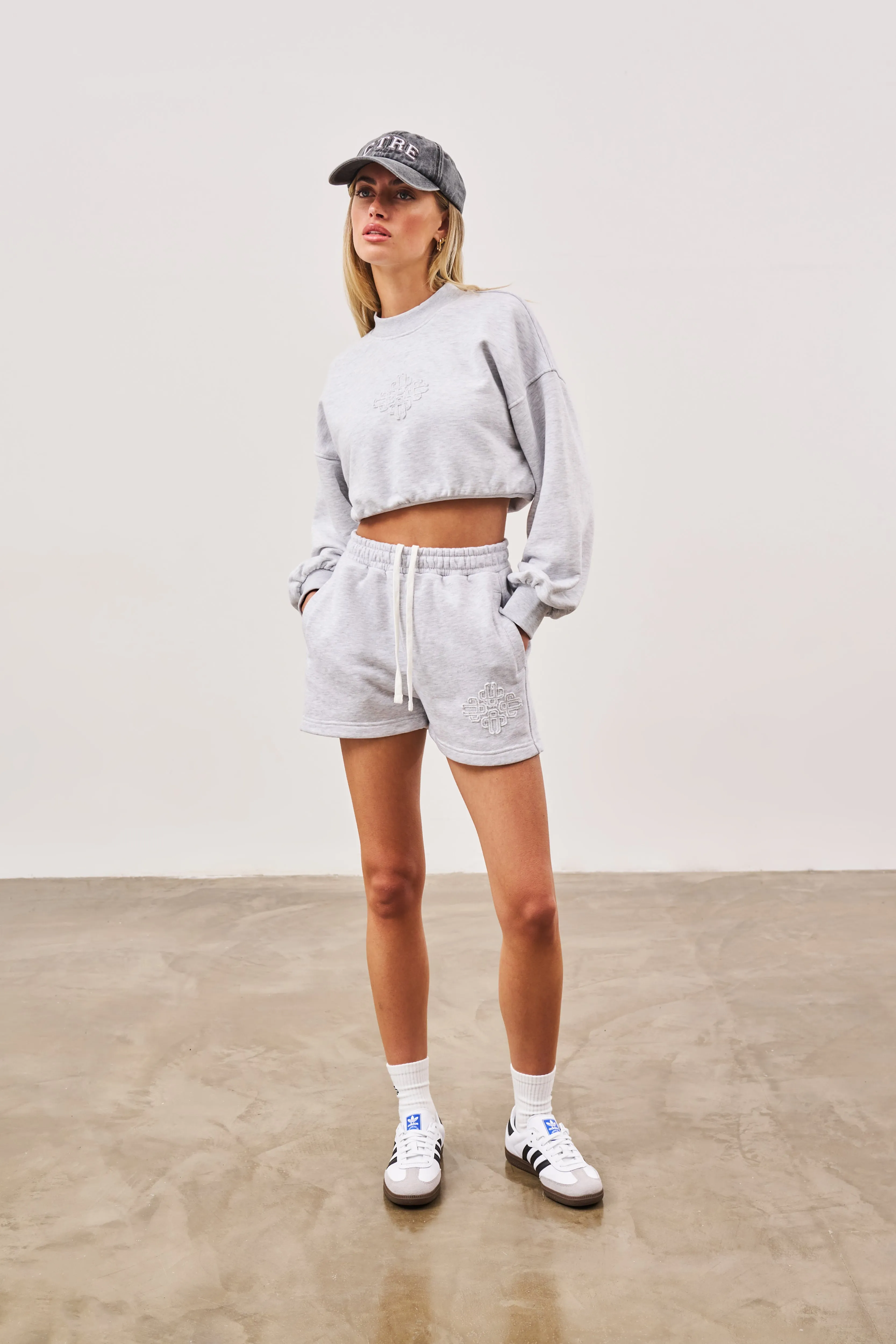 EMBLEM APPLIQUE JERSEY SHORTS - GREY MARL