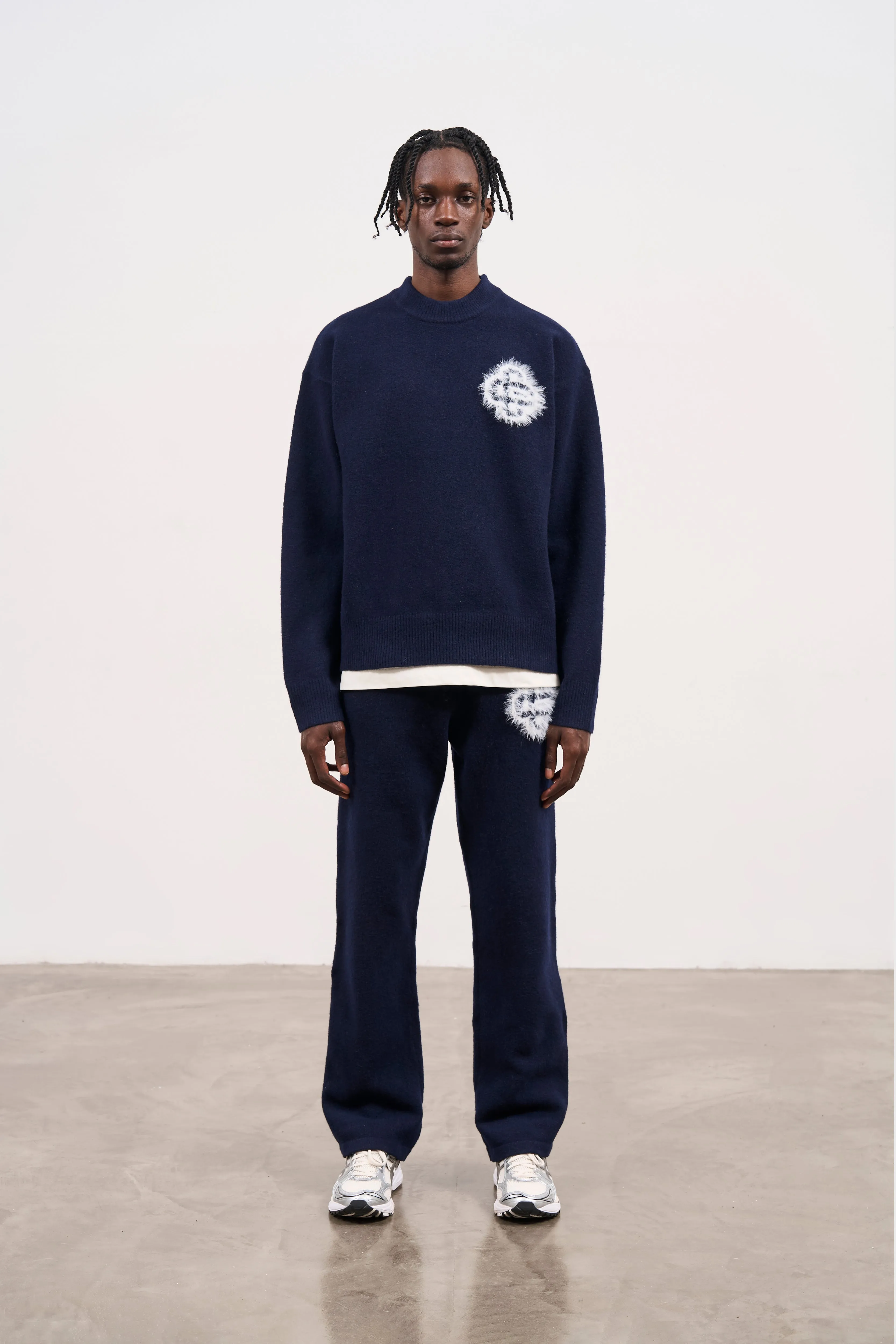 FLUFFY EMBLEM KNITTED CREW - NAVY