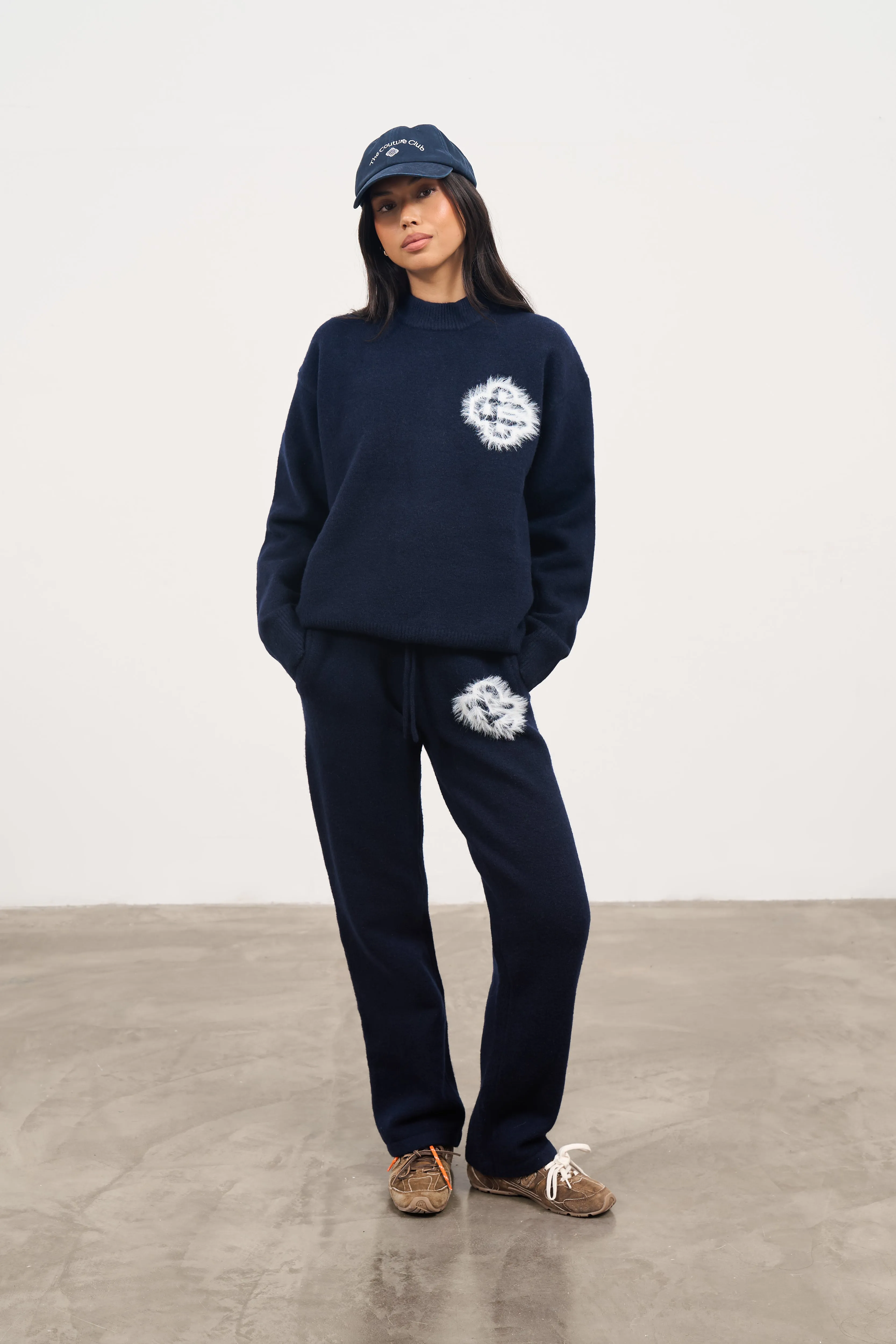 FLUFFY EMBLEM KNITTED CREW - NAVY