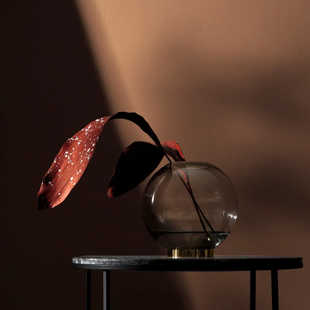 Globe Vase w/ Stand (Order Quantity: 4)