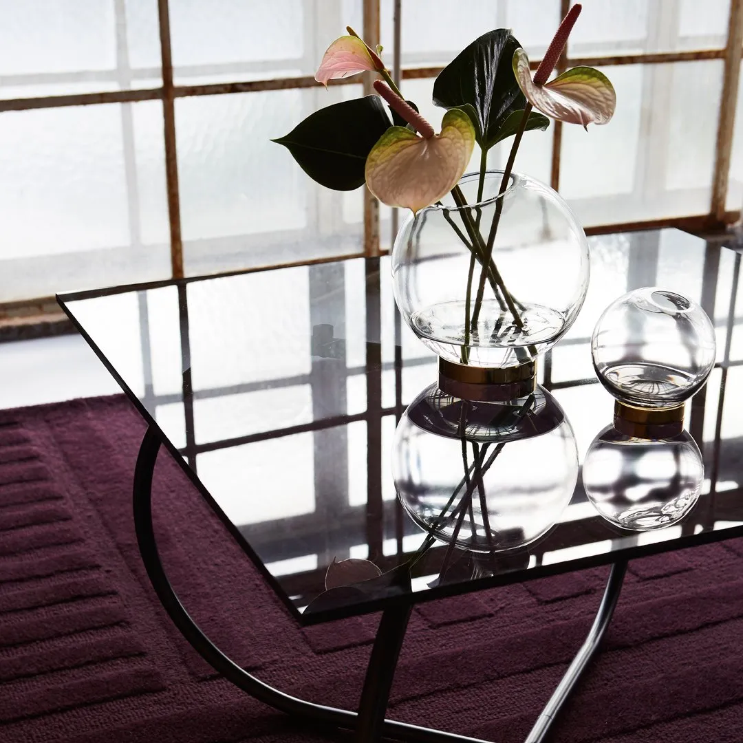 Globe Vase w/ Stand (Order Quantity: 4)