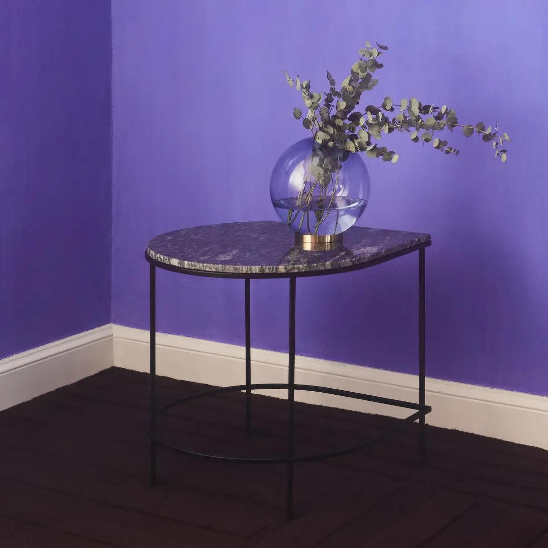 Globe Vase w/ Stand (Order Quantity: 4)
