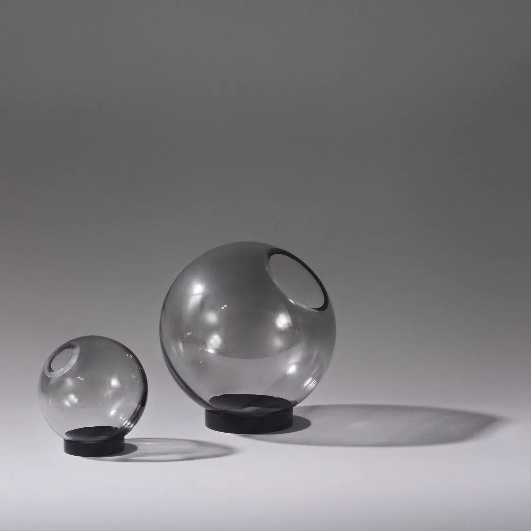Globe Vase w/ Stand (Order Quantity: 4)
