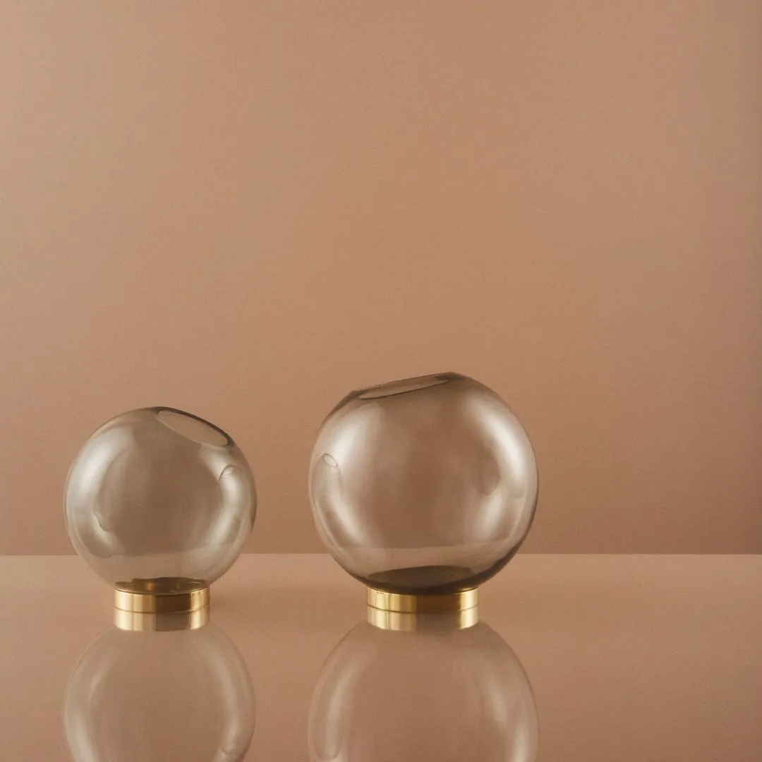 Globe Vase w/ Stand (Order Quantity: 4)