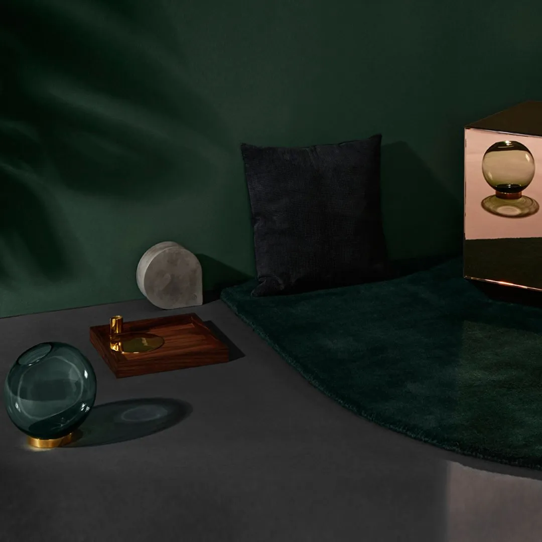 Globe Vase w/ Stand (Order Quantity: 4)