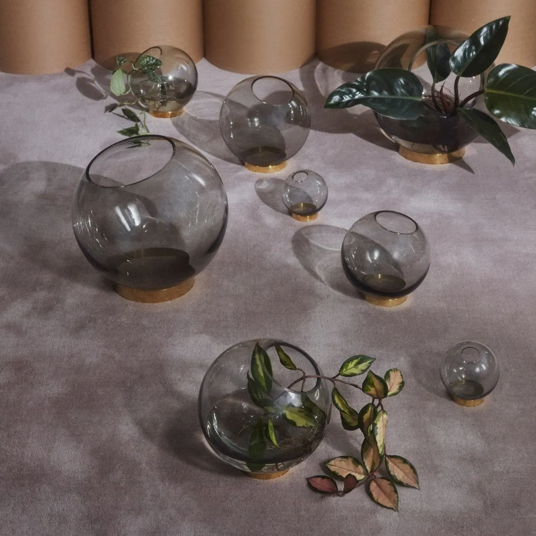 Globe Vase w/ Stand (Order Quantity: 4)