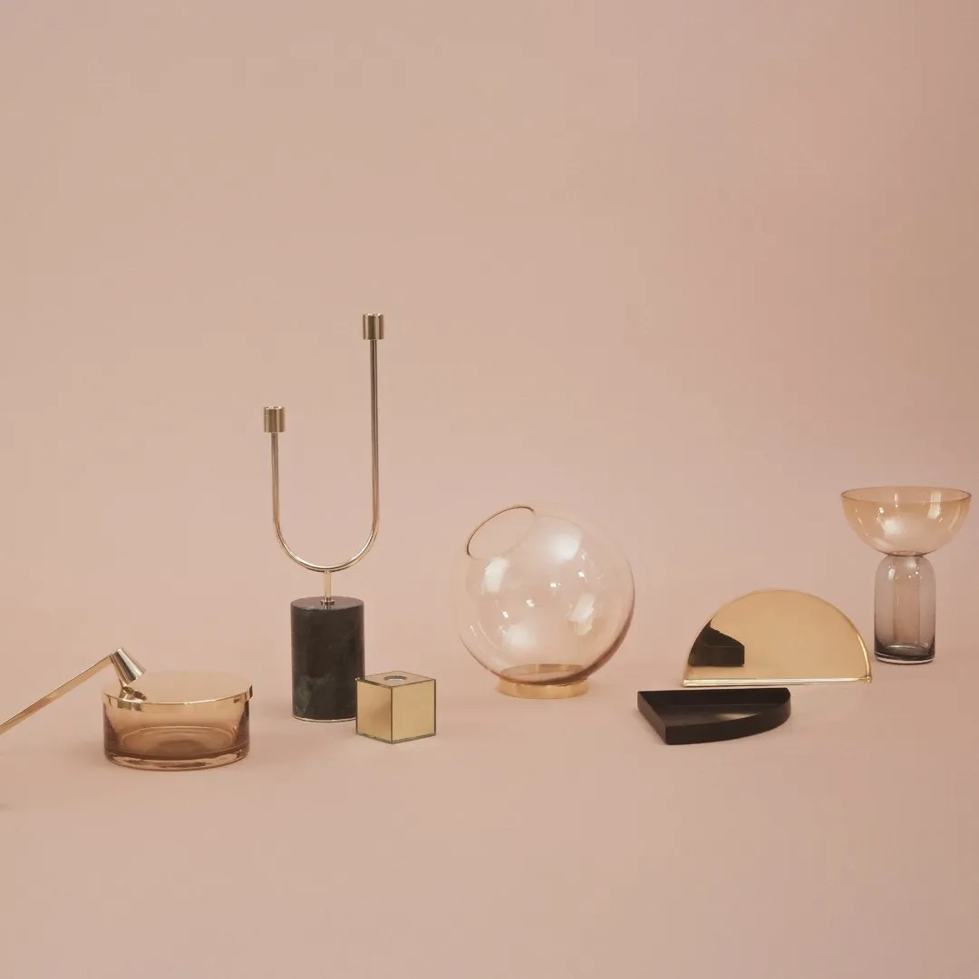 Globe Vase w/ Stand (Order Quantity: 4)