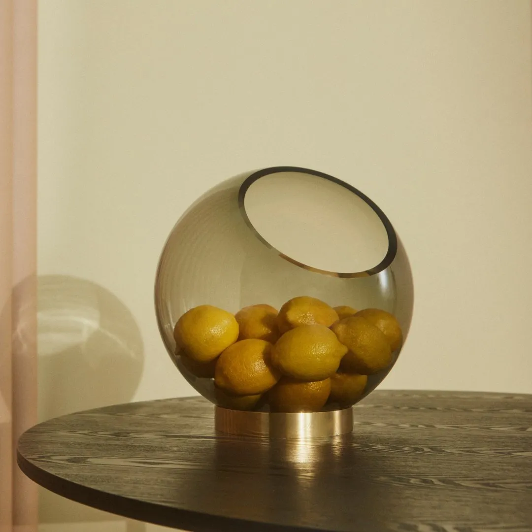 Globe Vase w/ Stand (Order Quantity: 4)