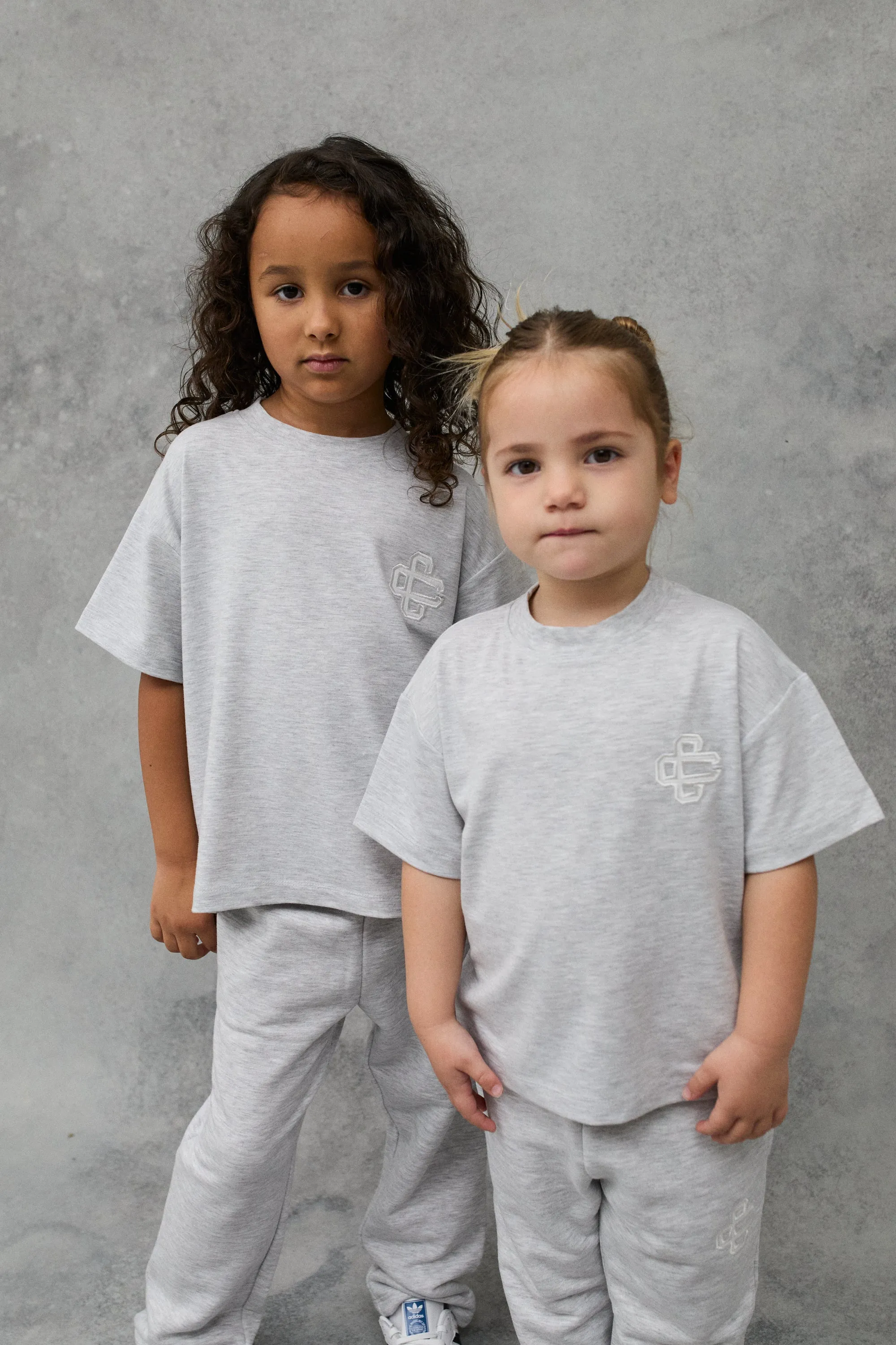KIDS EMBLEM APPLIQUE T-SHIRT - GREY MARL