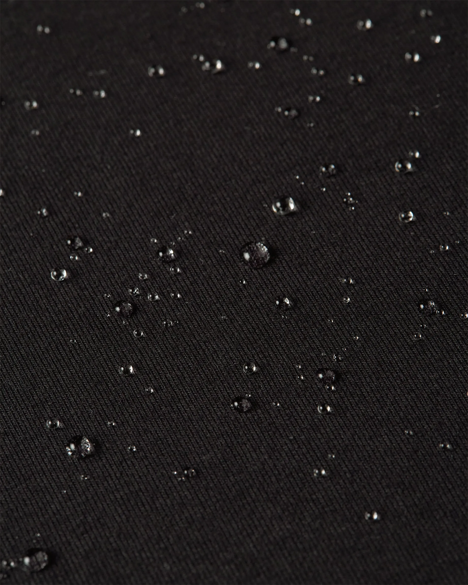 T-shirt black